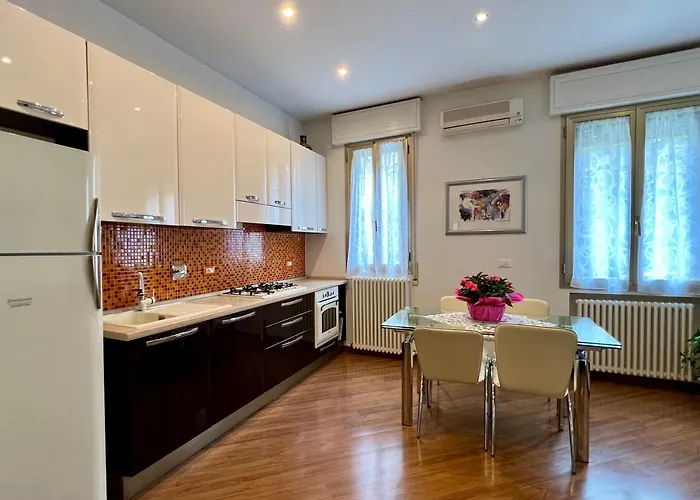 Charming Near Saragozza