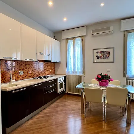 Charming Near Saragozza