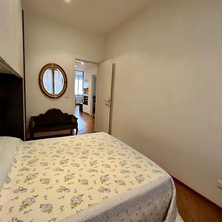 Charming Near Saragozza Apartment *