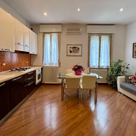 Charming Near Saragozza