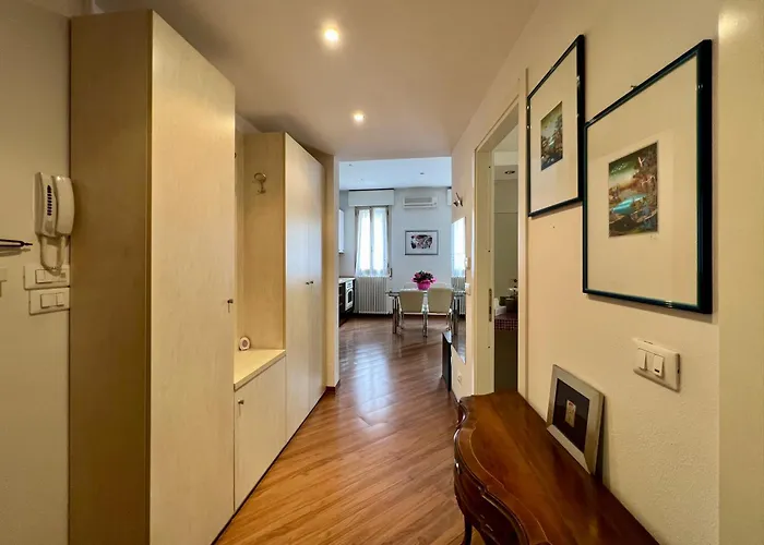 Charming Near Saragozza 아파트